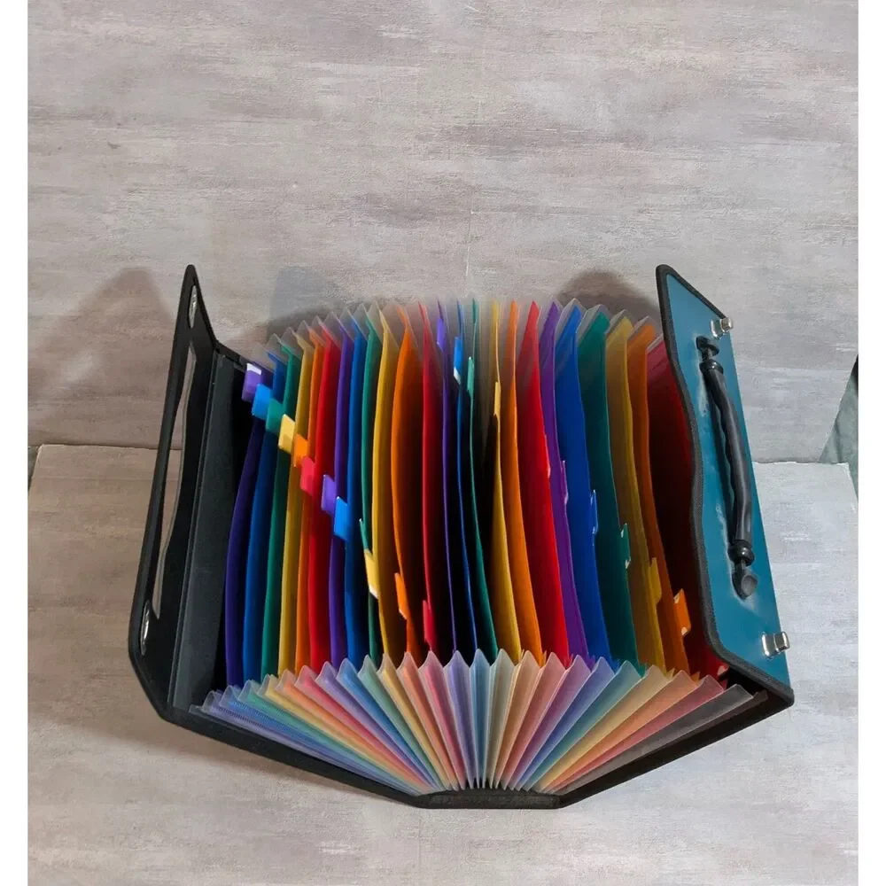 Expanding Accordion File Folder w/ twist locks